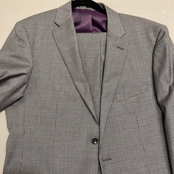 Joe Joseph Abboud suit